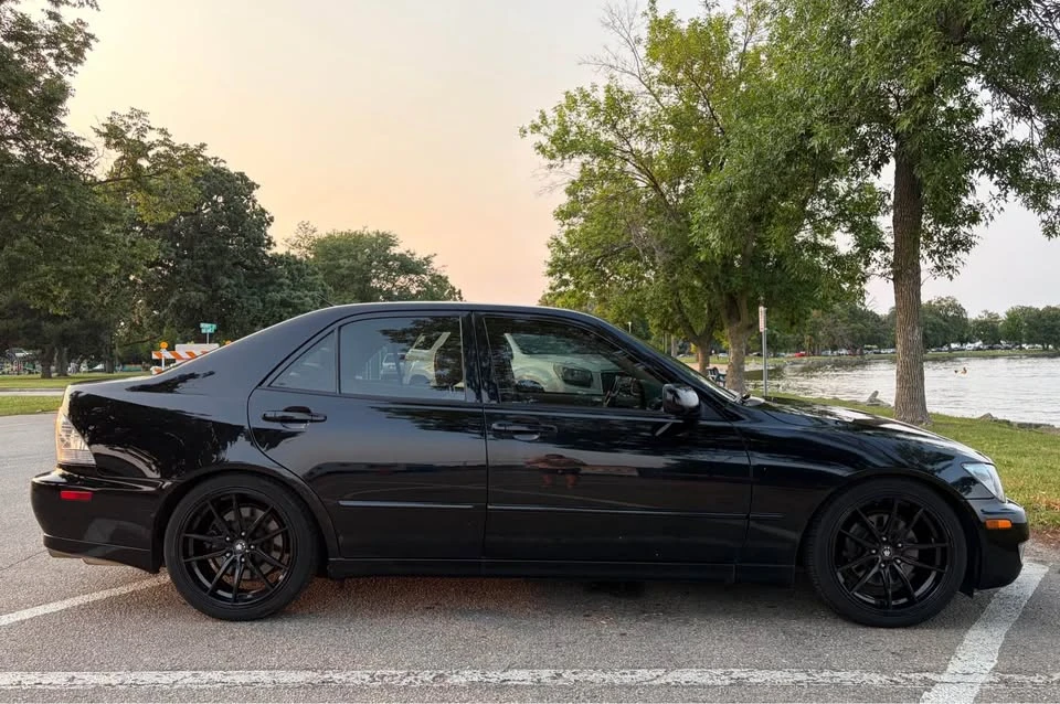2004 Lexus IS 1st Gen - Image 5 of 10