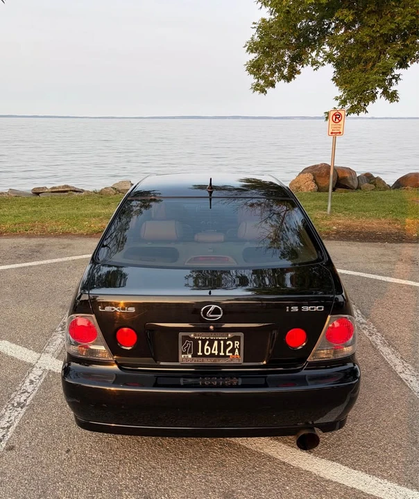 2004 Lexus IS 1st Gen - Image 3 of 10