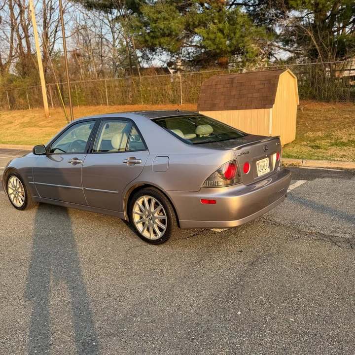 2004 Lexus IS 1st Gen - Image 2 of 10