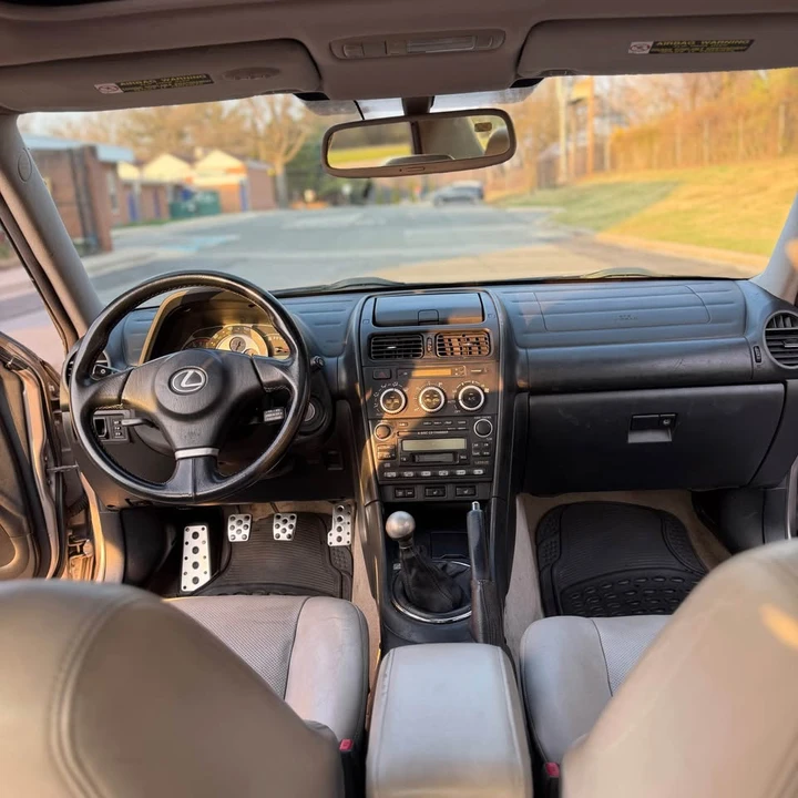2004 Lexus IS 1st Gen - Image 8 of 10