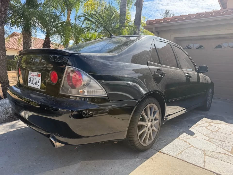 2004 Lexus IS 1st Gen - Image 2 of 9