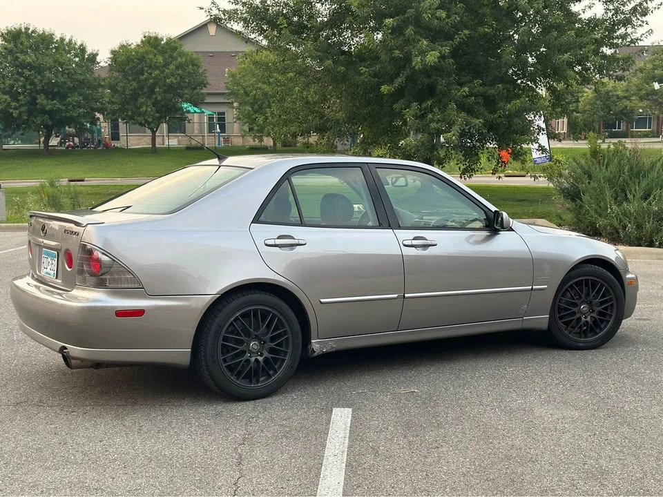 2004 Lexus IS 1st Gen - Image 6 of 7