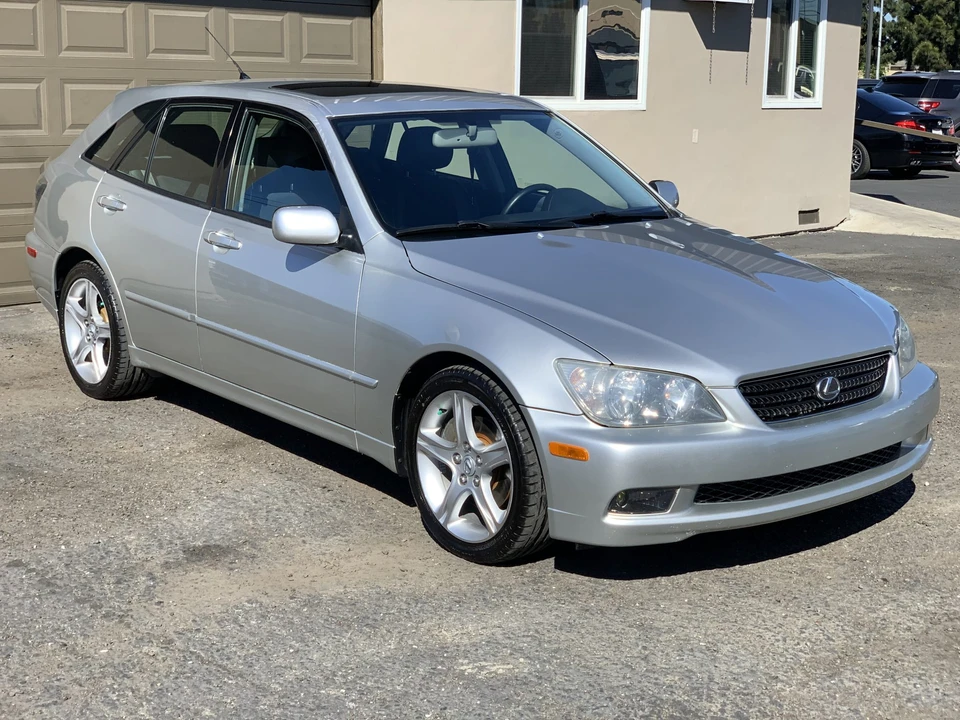 2004 Lexus IS 1st Gen - Image 8 of 31