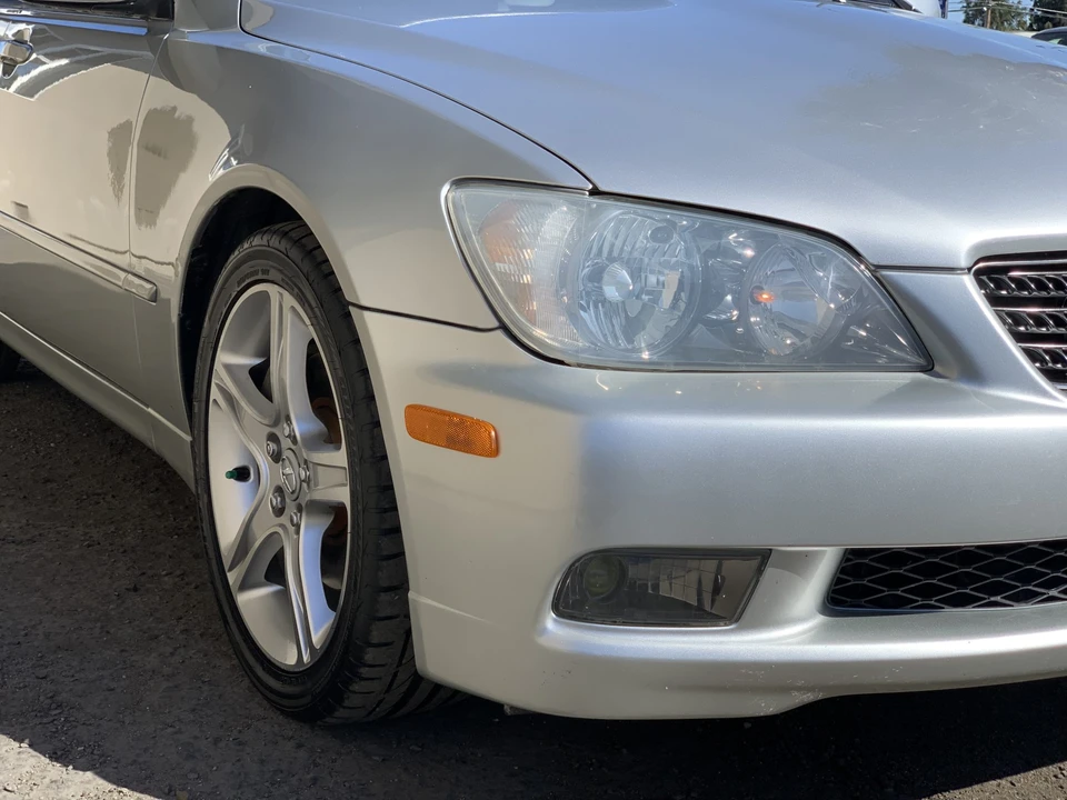 2004 Lexus IS 1st Gen - Image 11 of 31