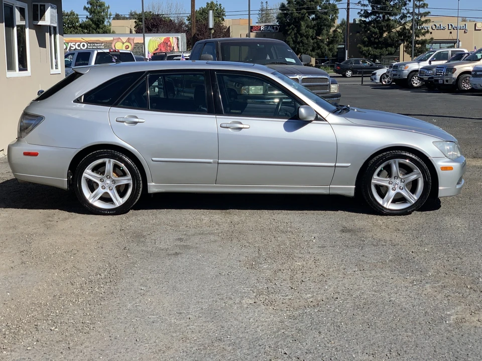 2004 Lexus IS 1st Gen - Image 7 of 31
