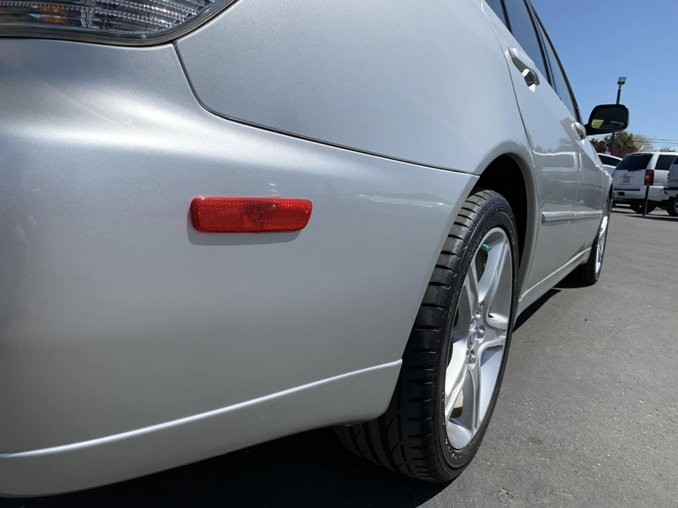 2004 Lexus IS 1st Gen - Image 29 of 31