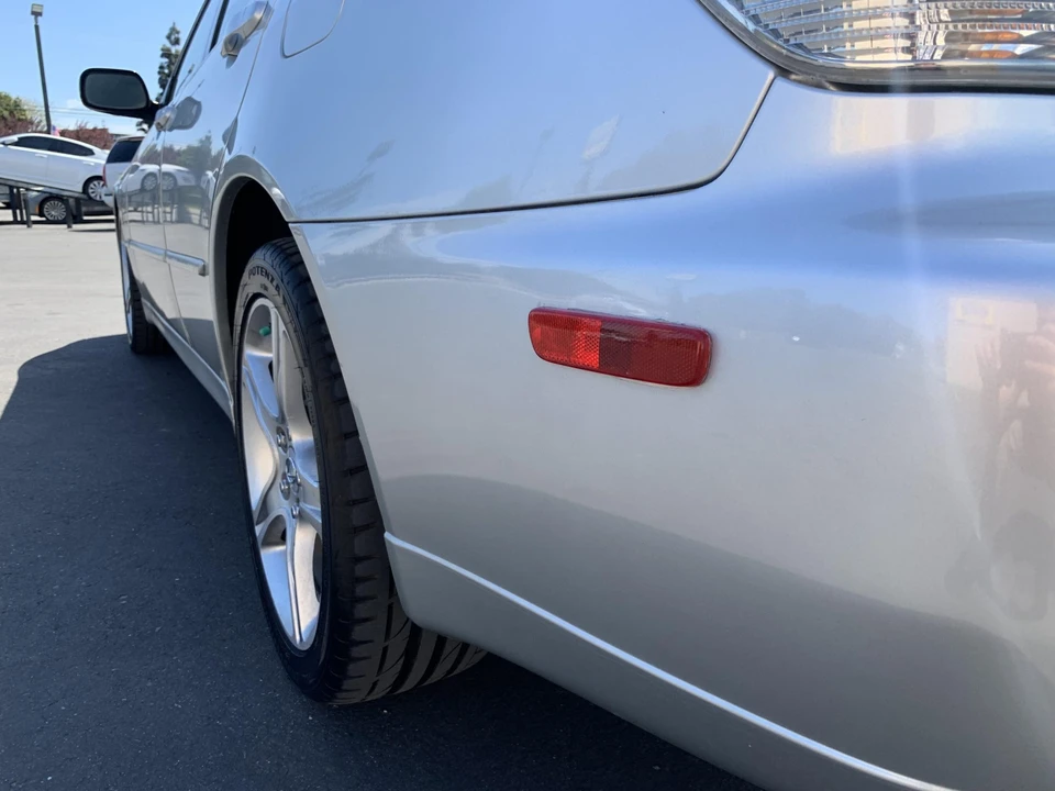 2004 Lexus IS 1st Gen - Image 28 of 31