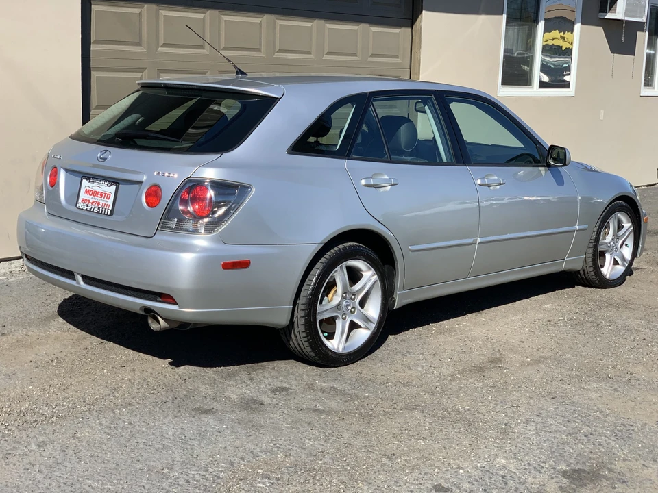2004 Lexus IS 1st Gen - Image 6 of 31