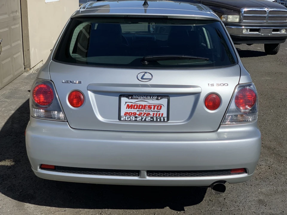 2004 Lexus IS 1st Gen - Image 5 of 31