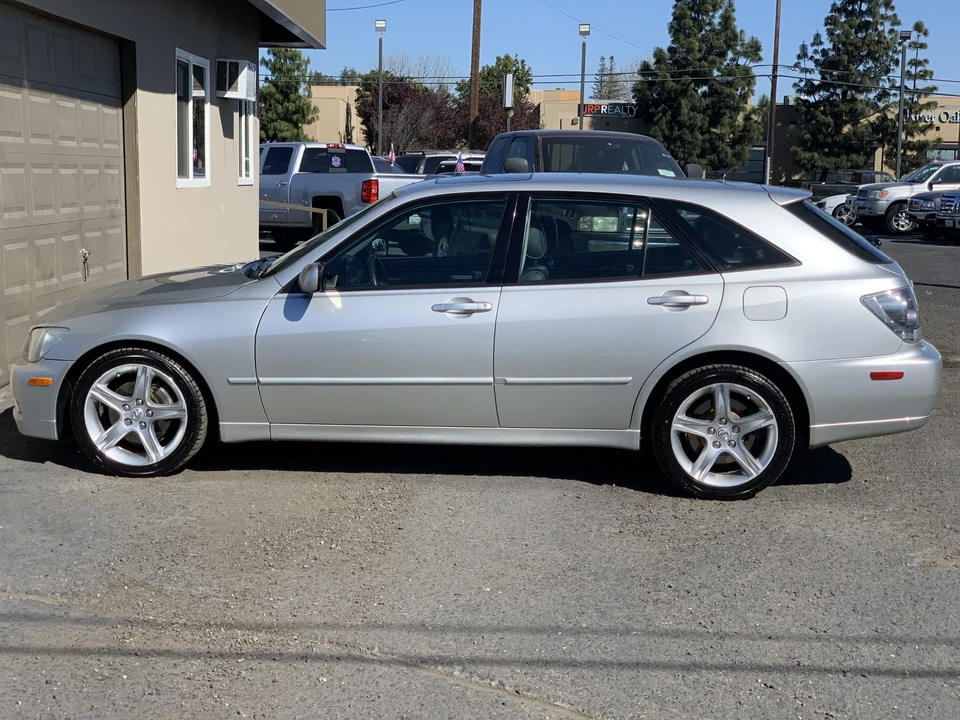 2004 Lexus IS 1st Gen - Image 3 of 31