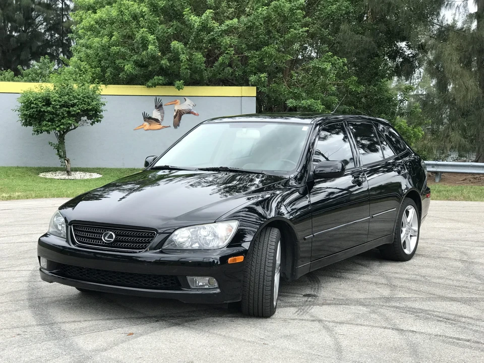 2004 Lexus IS 1st Gen - Image 3 of 31