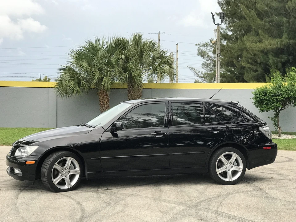2004 Lexus IS 1st Gen - Image 6 of 31