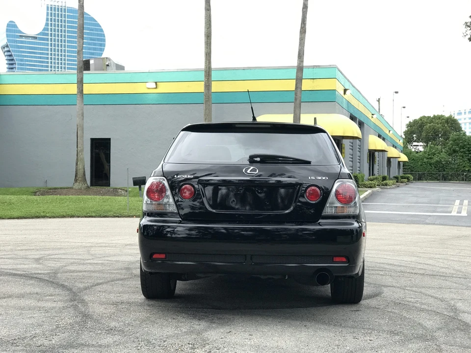 2004 Lexus IS 1st Gen - Image 12 of 31