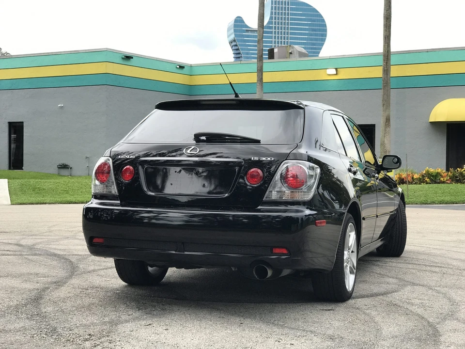 2004 Lexus IS 1st Gen - Image 14 of 31