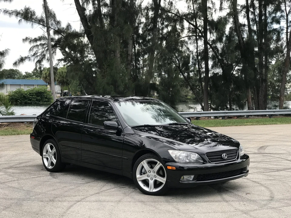 2004 Lexus IS 1st Gen - Image 23 of 31