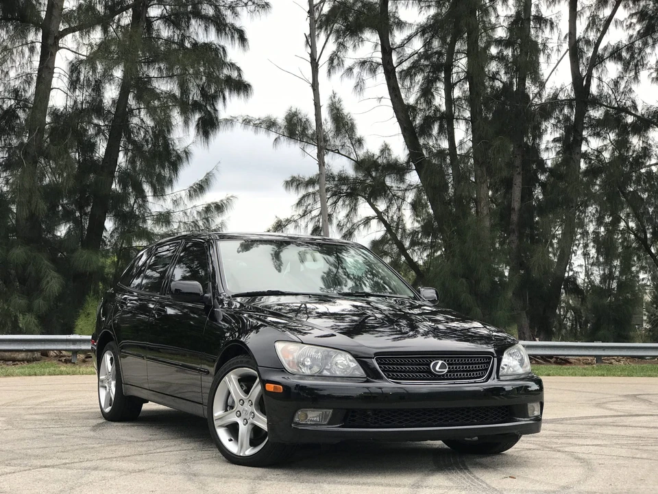 2004 Lexus IS 1st Gen - Image 25 of 31