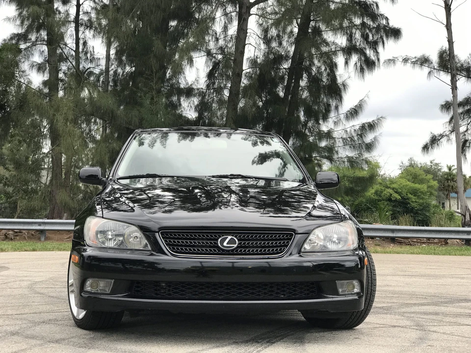 2004 Lexus IS 1st Gen - Image 26 of 31