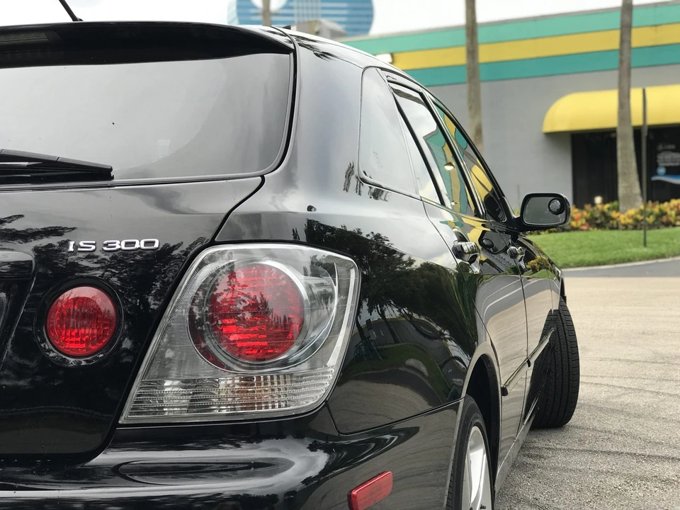 2004 Lexus IS 1st Gen - Image 30 of 31