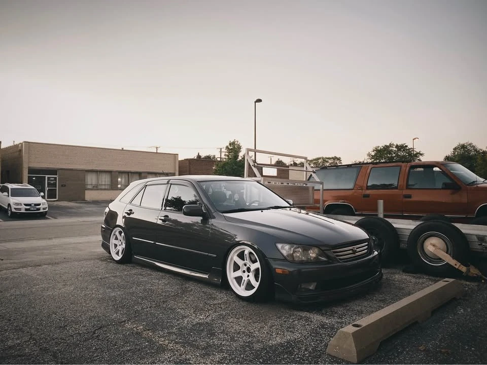 2004 Lexus IS 1st Gen - Image 5 of 12