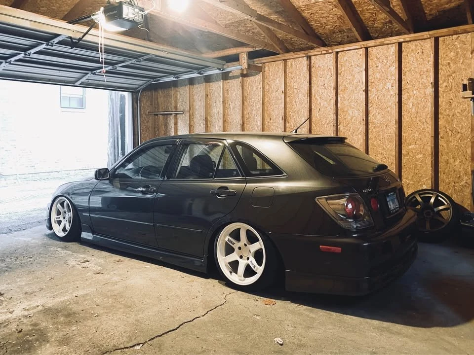 2004 Lexus IS 1st Gen - Image 8 of 12