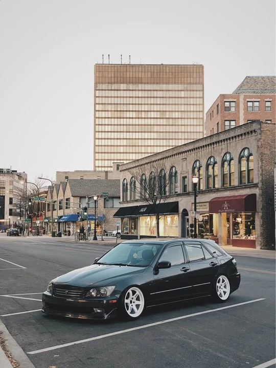 2004 Lexus IS 1st Gen - Image 10 of 12