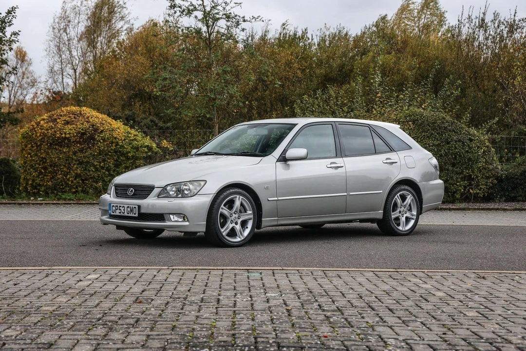 2004 Lexus IS 1st Gen - Image 2 of 30