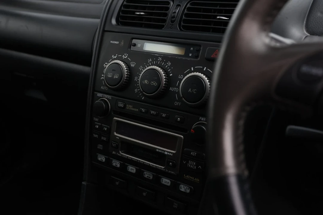 2004 Lexus IS 1st Gen - Image 19 of 30