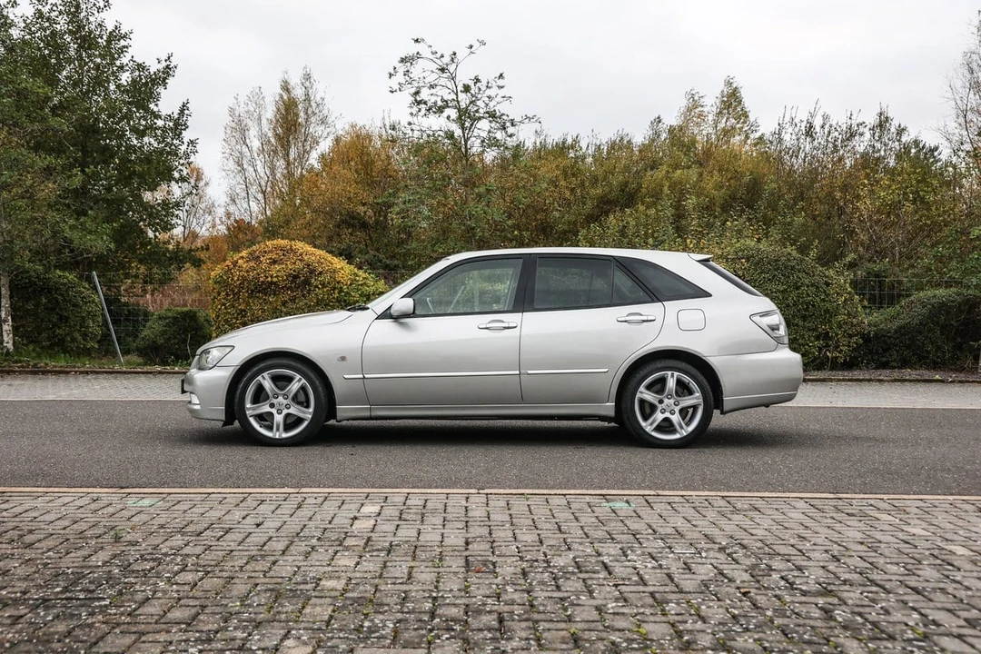 2004 Lexus IS 1st Gen - Image 3 of 30