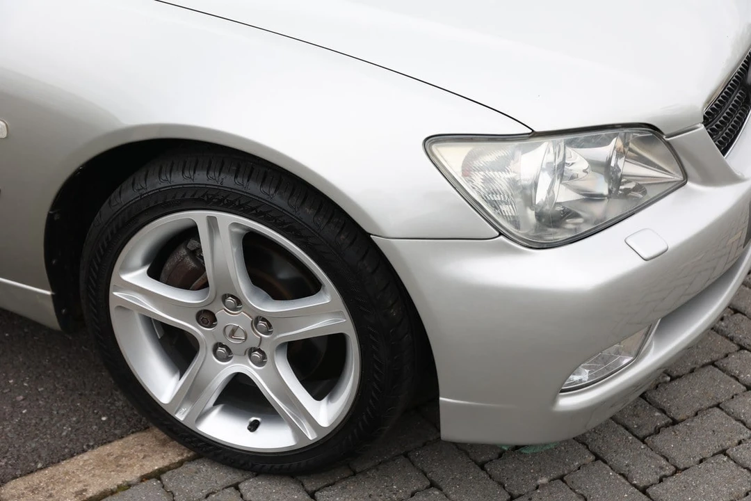 2004 Lexus IS 1st Gen - Image 10 of 30