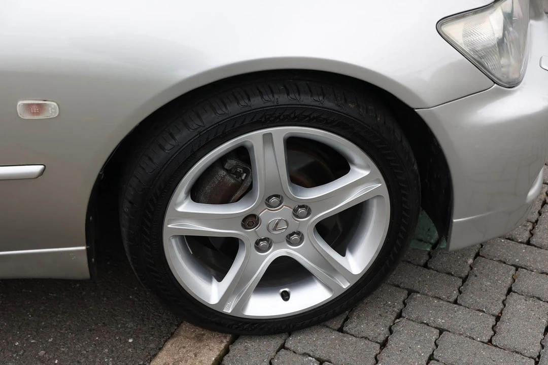 2004 Lexus IS 1st Gen - Image 9 of 30