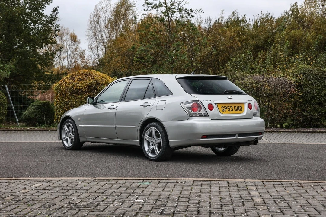 2004 Lexus IS 1st Gen - Image 8 of 30