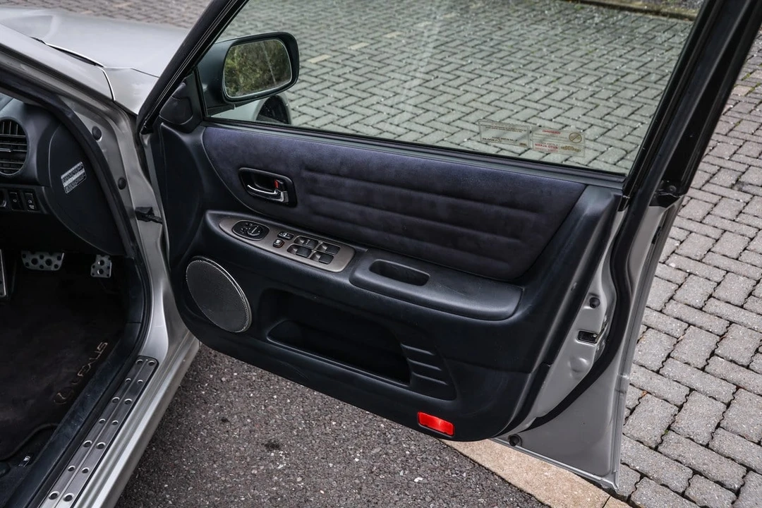 2004 Lexus IS 1st Gen - Image 16 of 30