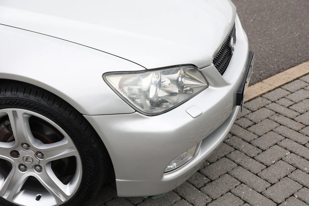 2004 Lexus IS 1st Gen - Image 11 of 30
