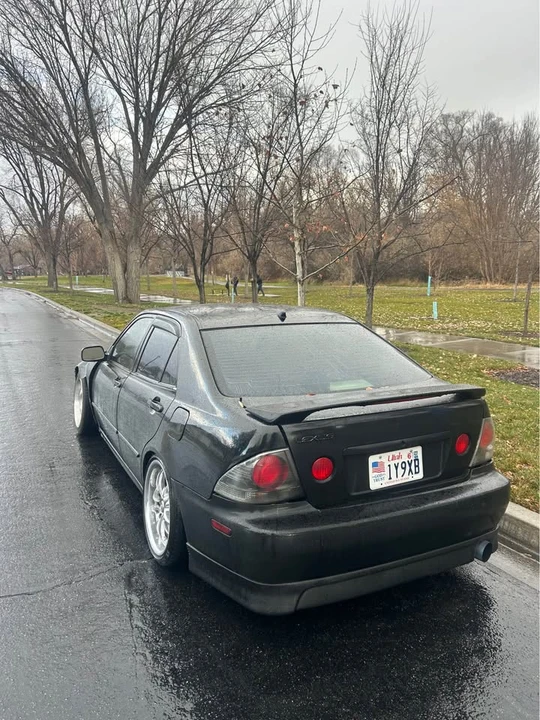 2004 Lexus IS 1st Gen - Image 5 of 8