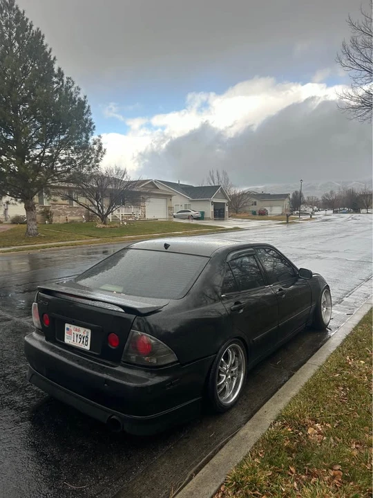 2004 Lexus IS 1st Gen - Image 4 of 8