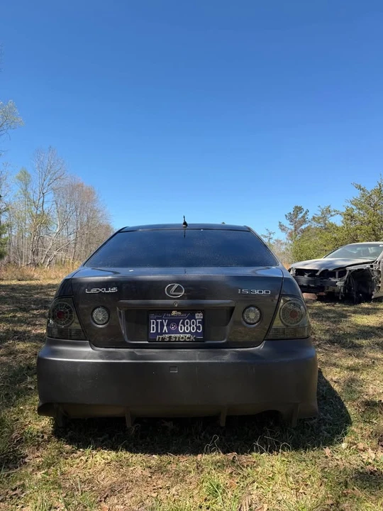 2004 Lexus IS 1st Gen - Image 4 of 7