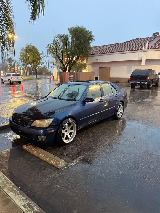 2004 Lexus IS 1st Gen - Image 4 of 6