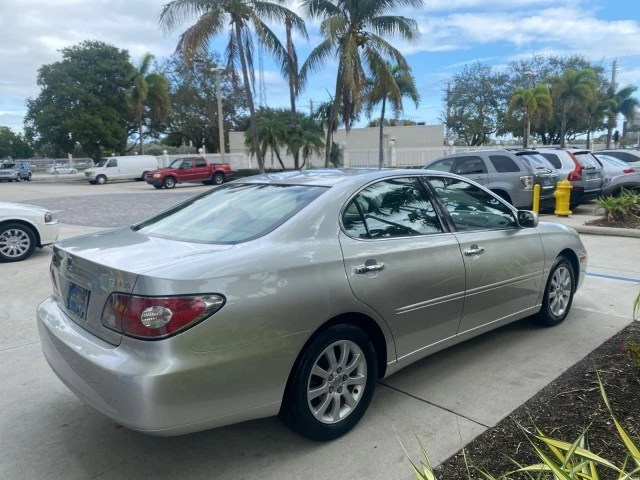 2004 Lexus ES 3rd Gen - Image 8 of 21