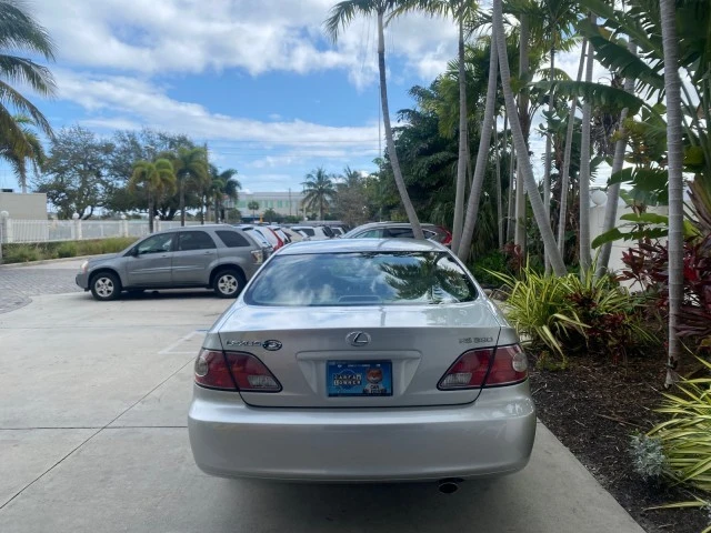 2004 Lexus ES 3rd Gen - Image 7 of 21