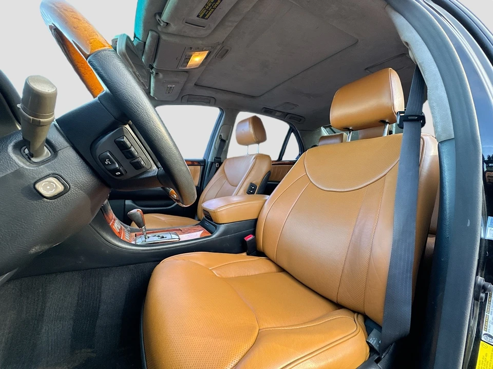 2004 Lexus LS 3rd Gen - Image 11 of 21