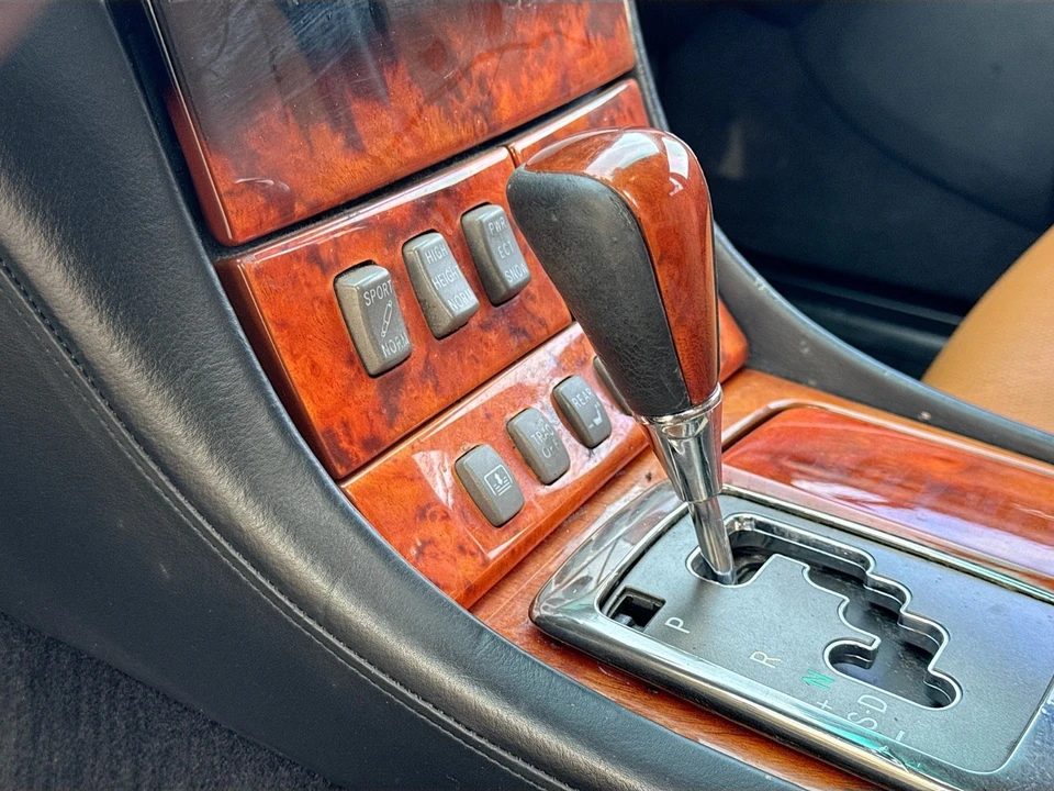2004 Lexus LS 3rd Gen - Image 19 of 21