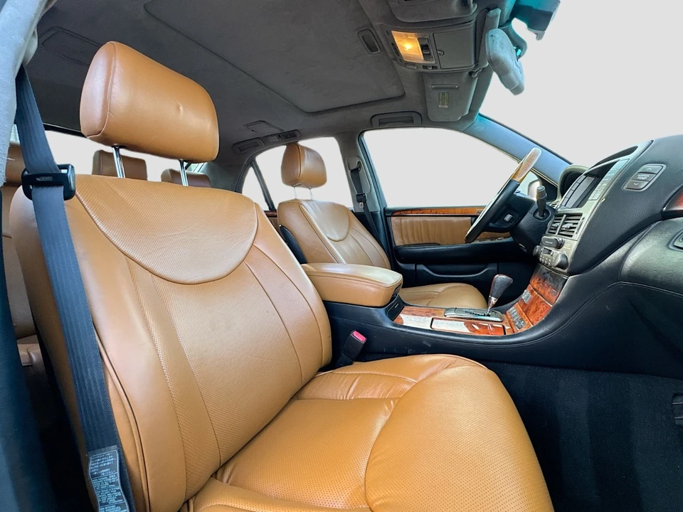 2004 Lexus LS 3rd Gen - Image 16 of 21