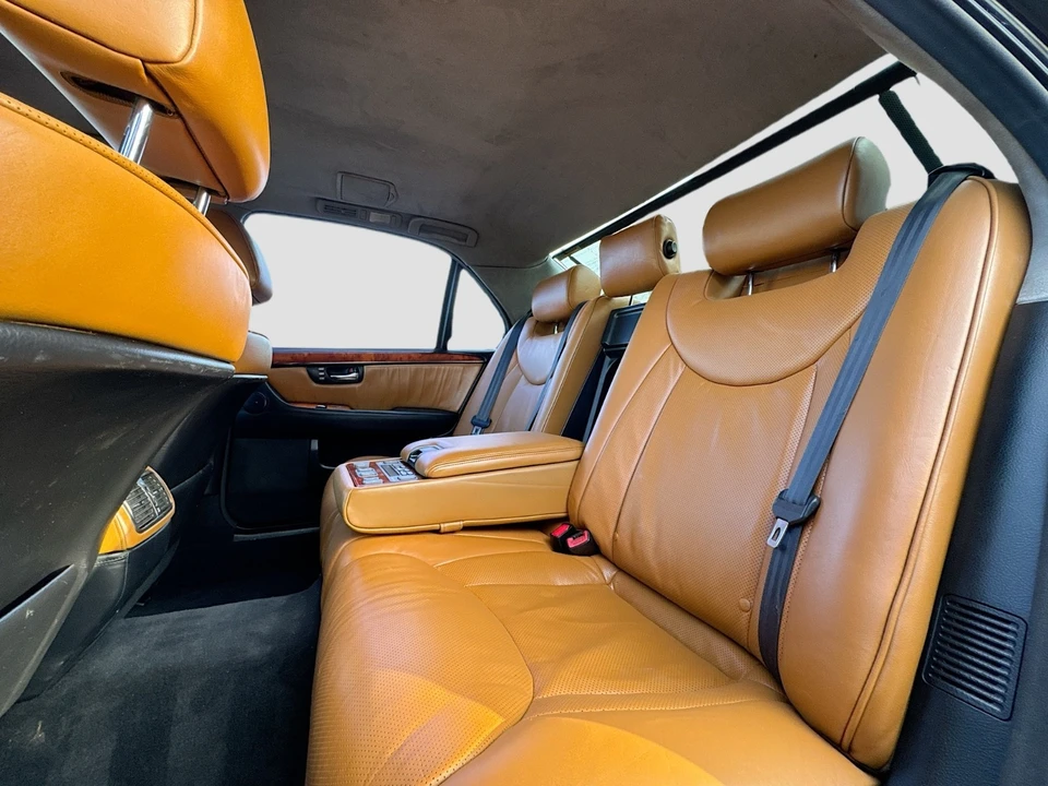 2004 Lexus LS 3rd Gen - Image 13 of 21