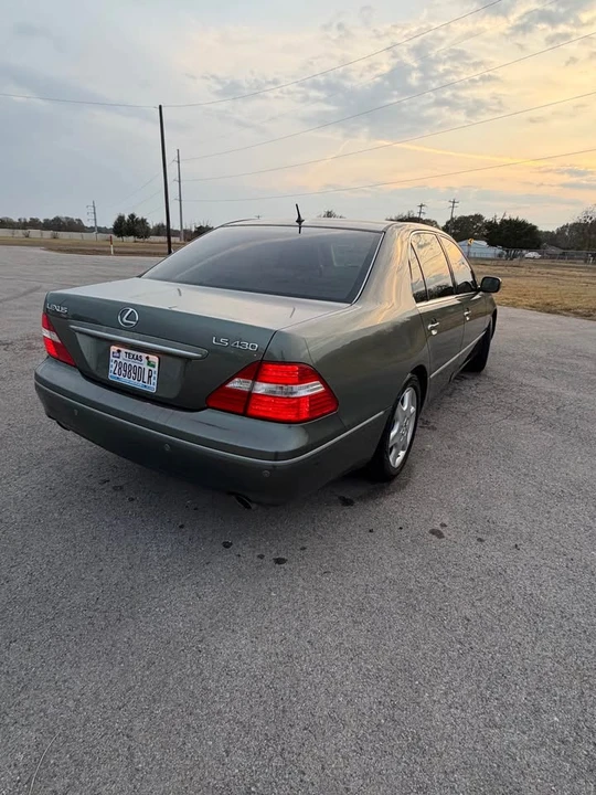 2004 Lexus LS 3rd Gen - Image 4 of 15