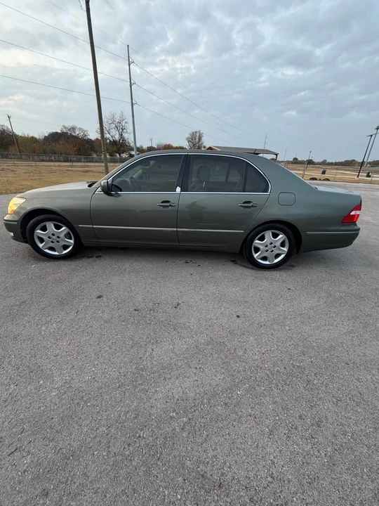 2004 Lexus LS 3rd Gen - Image 7 of 15