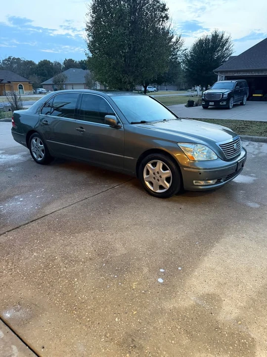 2004 Lexus LS 3rd Gen - Image 13 of 15
