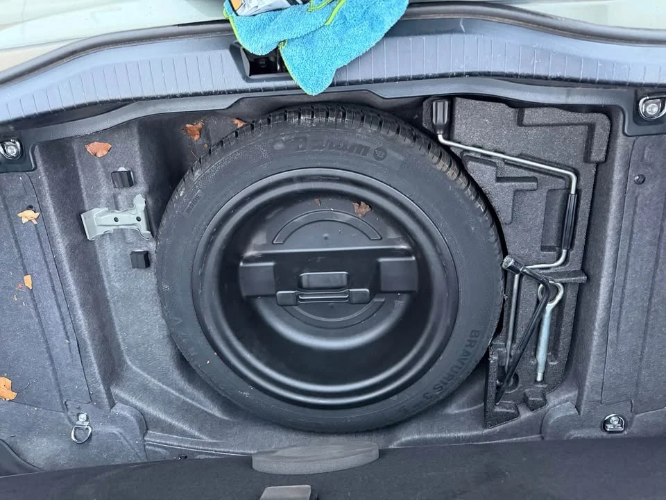 2004 Lexus LS 3rd Gen - Image 15 of 15