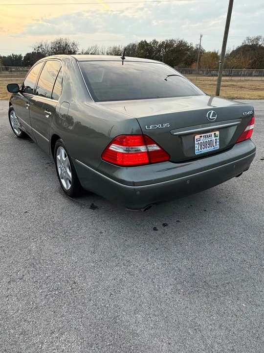 2004 Lexus LS 3rd Gen - Image 5 of 15