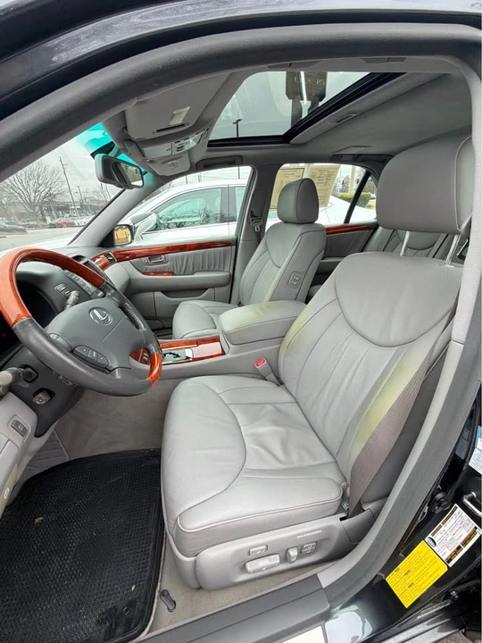 2004 Lexus LS 3rd Gen - Image 8 of 12