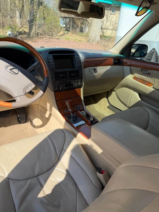 2004 Lexus LS 3rd Gen - Image 6 of 9